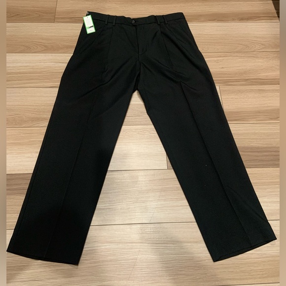 Black Dockers Golf Performance Pants; 36x32; Pleated Relaxed Fit - Picture 2 of 3